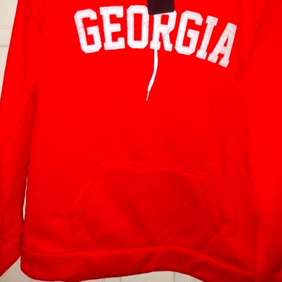 Large Red Georgia front pocket hoodie, new w/tags, fleece lined warm - Picture 3 of 4